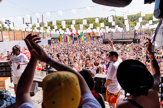 Sports Banger is giving a Glastonbury DJ set to a key worker