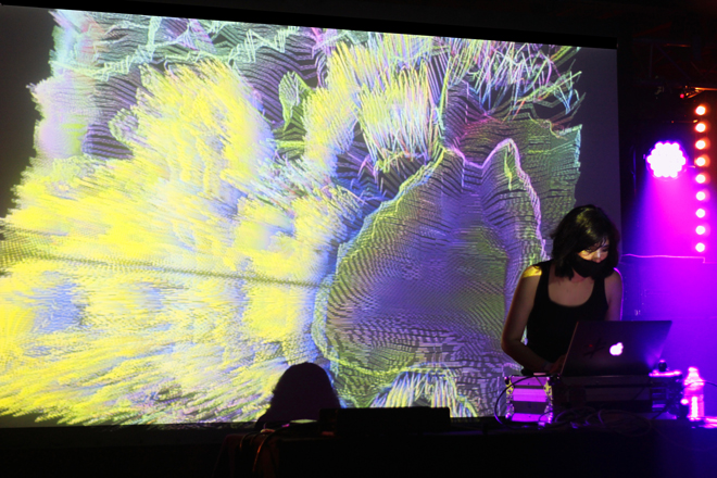 Premiere: Miri Kat unleashes a mind-bending debut