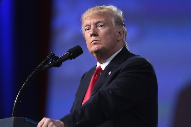 Donald Trump advises Americans to avoid gatherings of more than 10 people