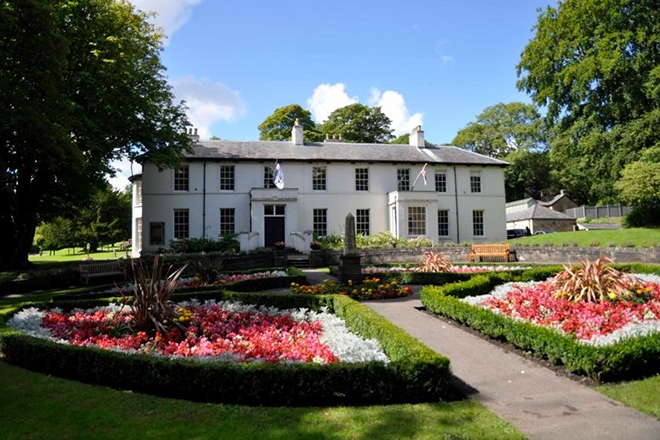 Rave in a victorian house in Wales was cancelled due to "anti-social behaviour"