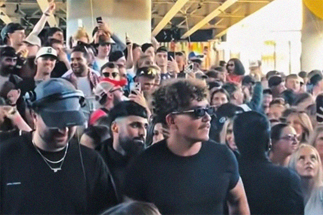 ANOTR’s pop-up show in Manchester shut down after fans scale fence