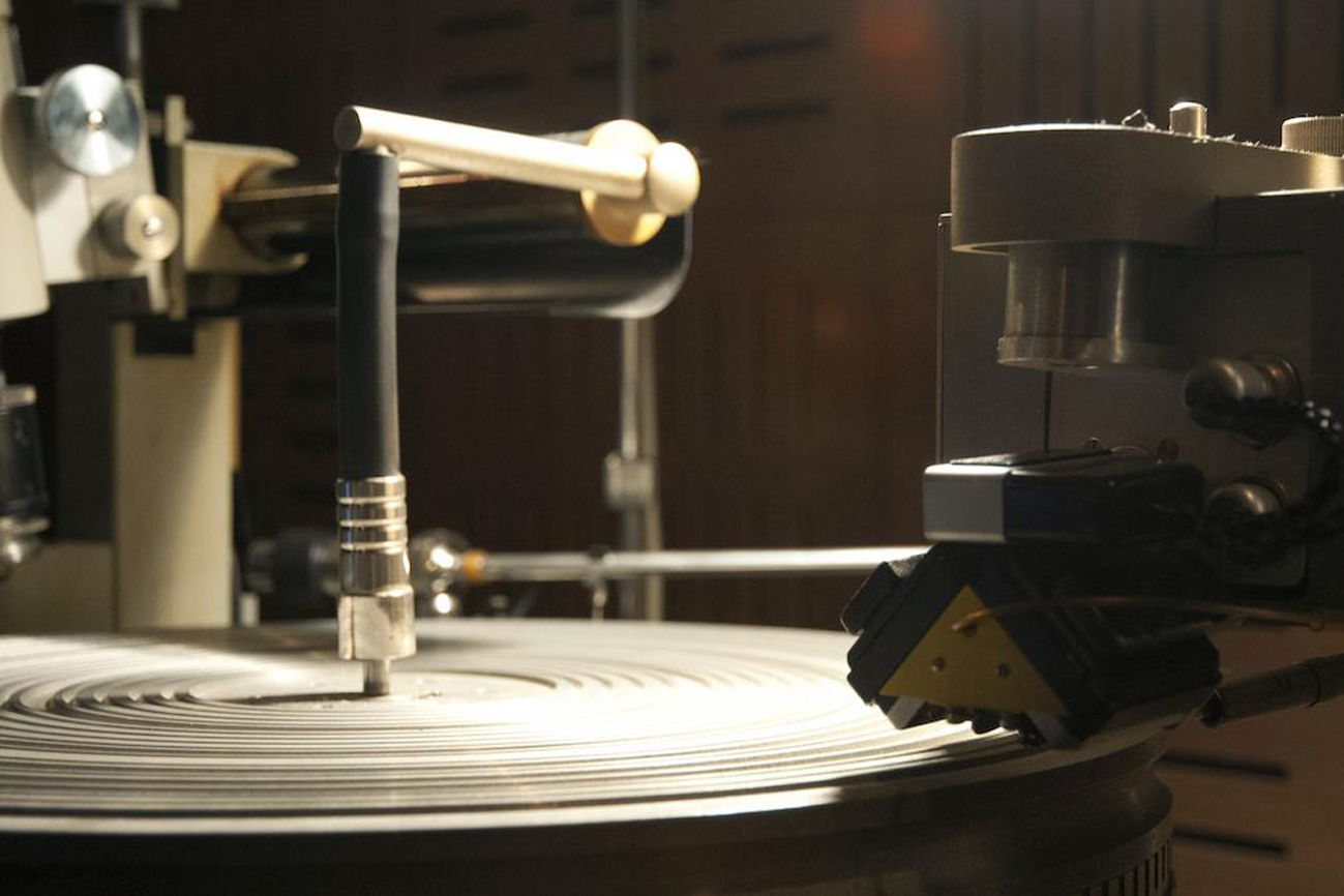 French pressing plant delays wreak havoc with labels’ schedules