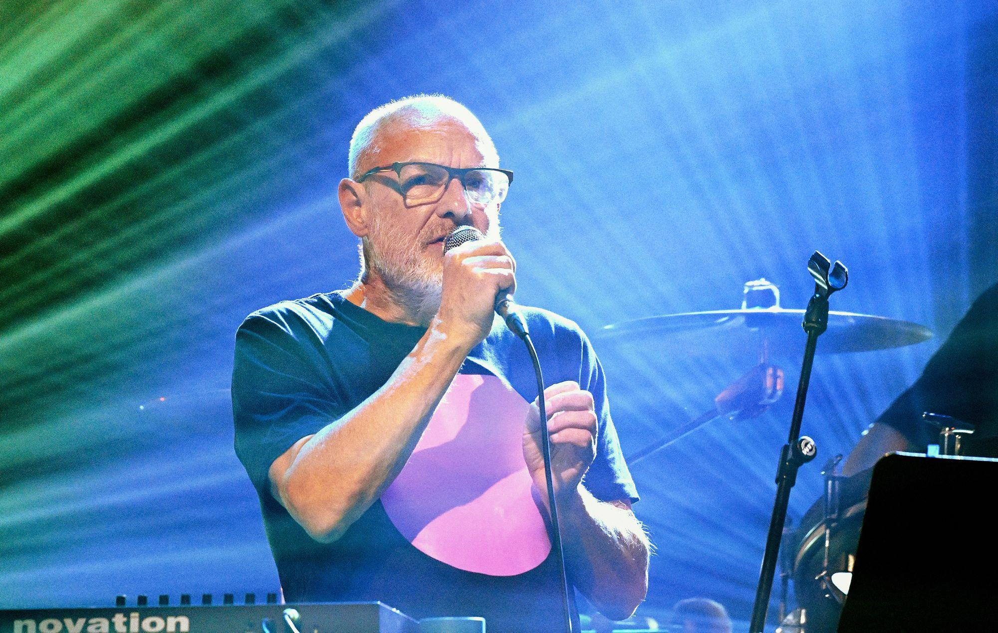 Brian Eno ogłasza zbiórkę pieniędzy „Razem dla Palestyny” na Wembley Arena