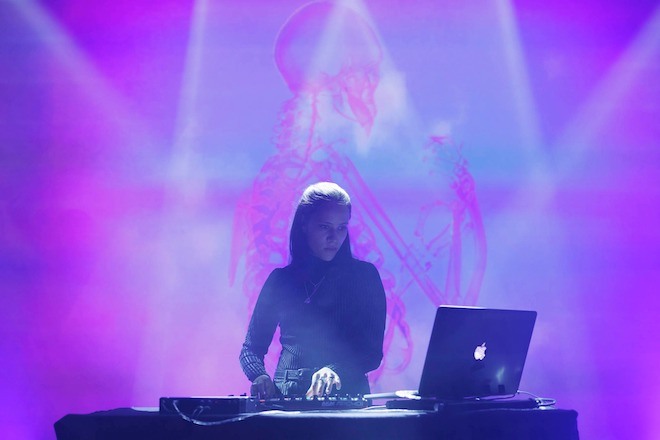 Casanora unveils forthcoming glittering EP