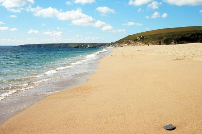 "Good on them!”: Community rallies around all-night ravers in Cornwall