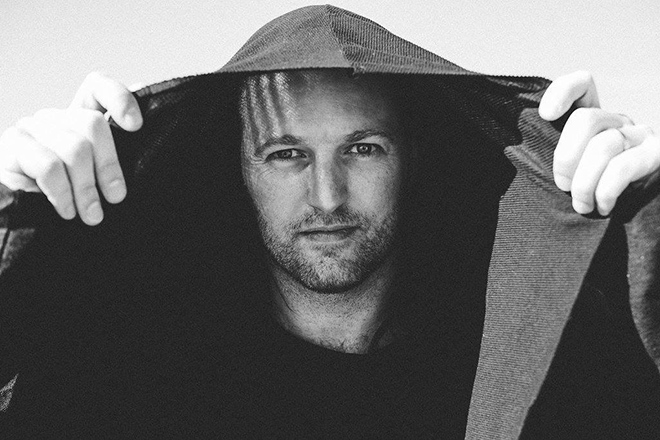 Premiere: Craig Williams cements his status as one to watch with a clean cut 'Give It A Minute'