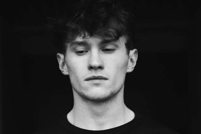 David August is bringing a full ensemble on tour