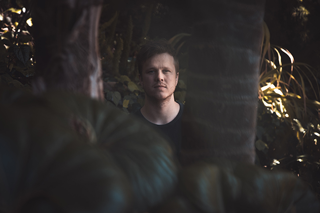 Daktyl offers up a bright new track 'Oscillate'