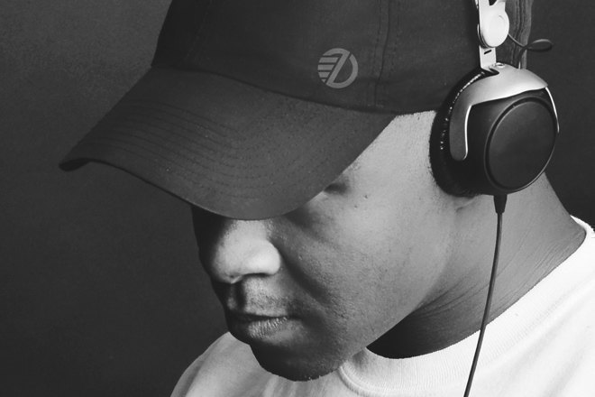 Download two brand new mixes from DJ EZ