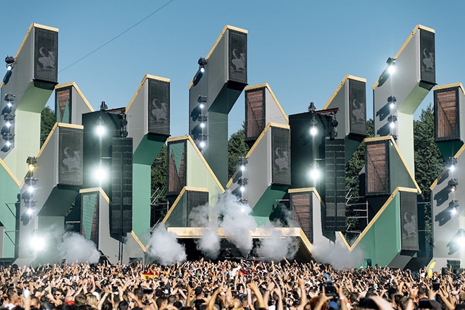 Dutch government plans to allow festivals from July