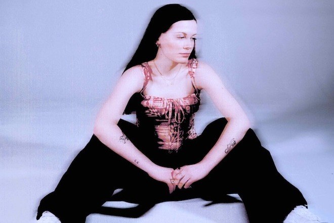Effy joins forces with Mall Grab for latest single 'Run It'