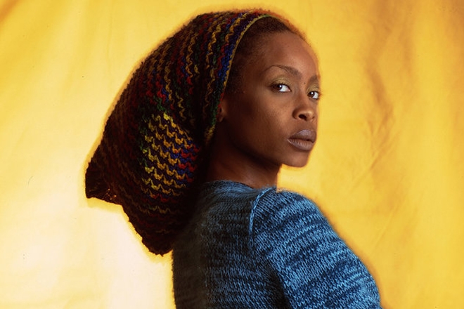 Erykah Badu shocks fans by defending R Kelly at concert