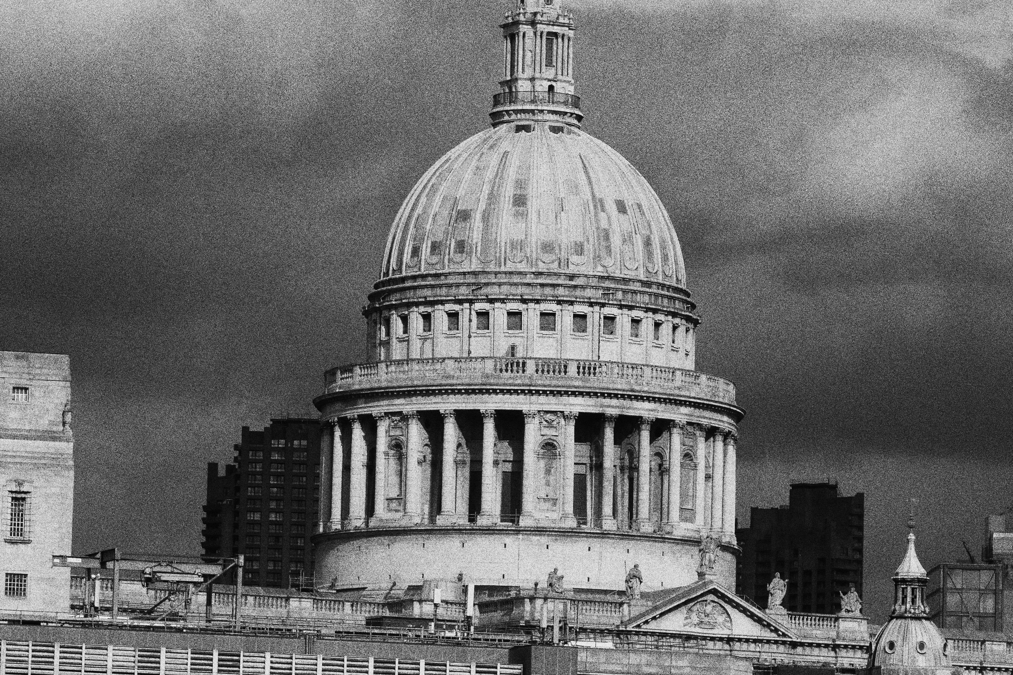 Imagem da matéria: Sadiq Khan weighs in on Fabric and St Paul’s event series amid religious outcry