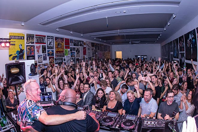 Watch Carl Cox back-to-back Fatboy Slim at the Saatchi Gallery