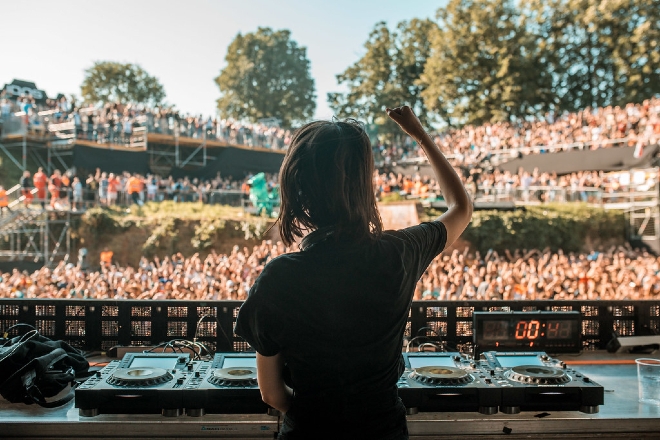 ​Female DJs play twice as many shows as male DJs, study shows