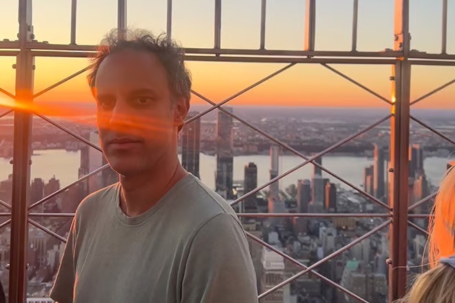 Four Tet sampluje Mazzy Star na nowym singlu "Into Dust (Still Falling)”