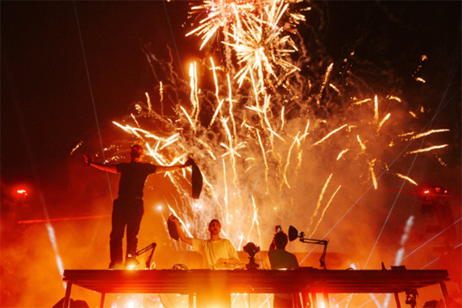 Watch Four Tet drop 'Country Riddim' while closing Coachella with Skrillex and Fred again..