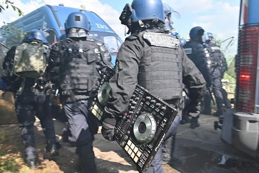 Man loses hand after police shut down illegal rave in France