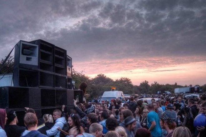 Police arrest three people alleged to be linked to illegal rave on Saturday