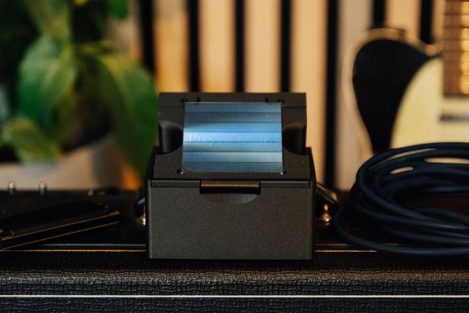 Music could be archived for "10,000 years" on new hard drive made from glass