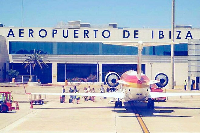 Spain will open to tourists by the spring says tourism minister