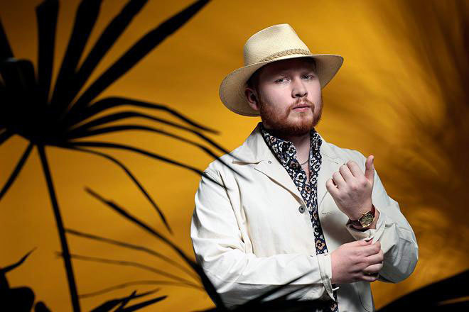 Julio Bashmore has taken Disclosure's 'Holding On' to a new level