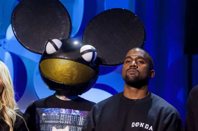 Kanye West is listening to deadmau5 in the studio with Pete Rock