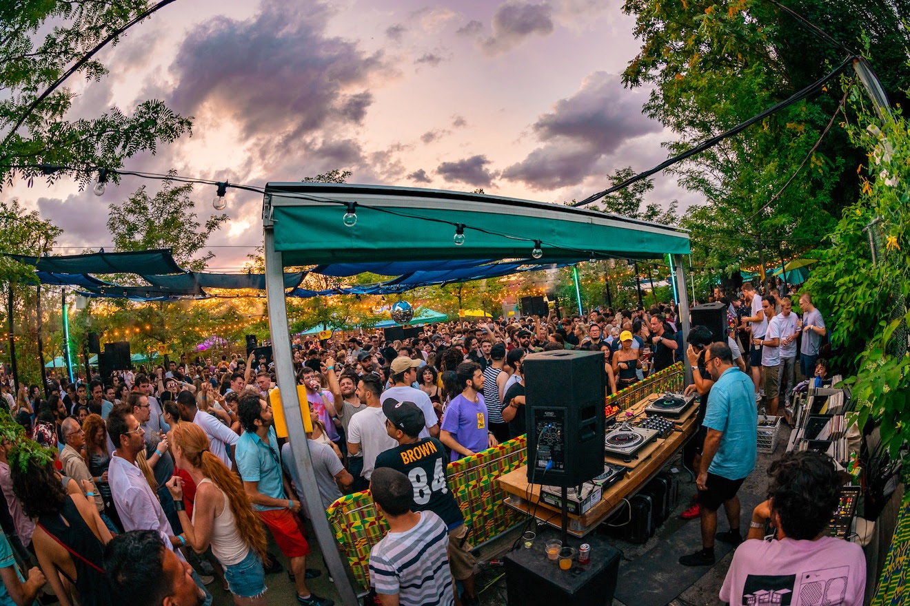 Mister Sundays' custom soundsystem is for sale