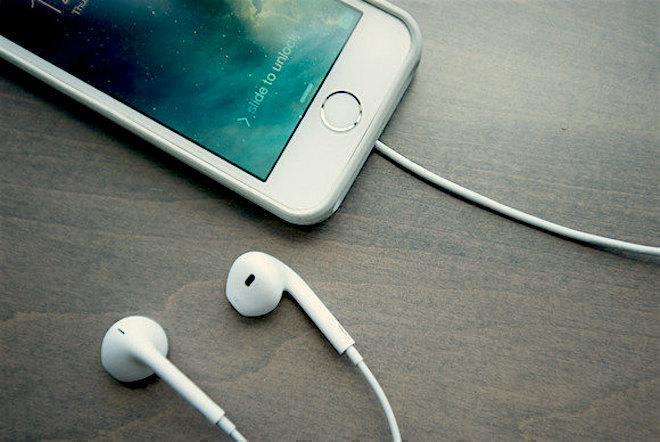 Hackers can apparently spy on you through your headphones