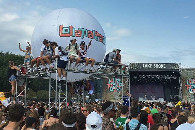 ​Lollapalooza offer free tickets as an incentive to get vaccinated
