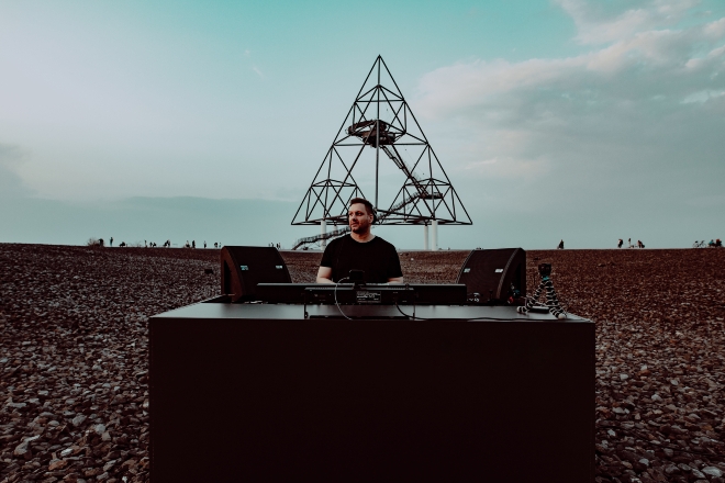 ​Mark Reeve to play livestream direct from The Tetraeder, Germany