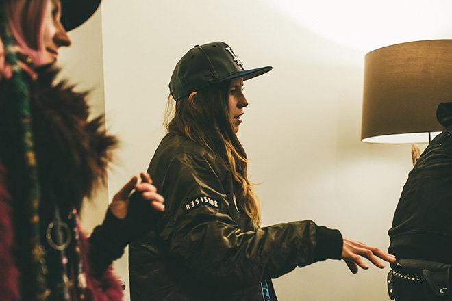 Premiere: Nikko Gibler, Niña Dioz and Meli come together to groove on 'Atento'