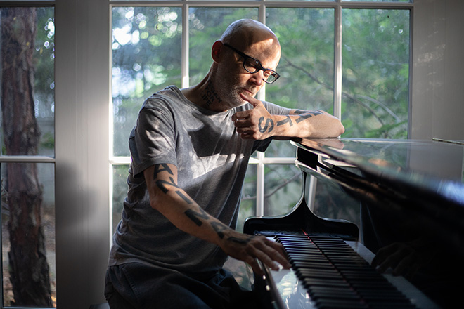 Imagem da matéria: Rare tapes from Moby, Eminem and Depeche Mode go up for auction