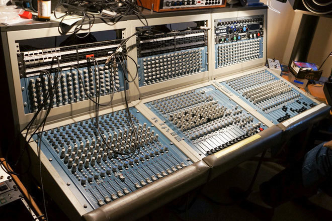 Buy "the original studio mixer" of Moritz von Oswald
