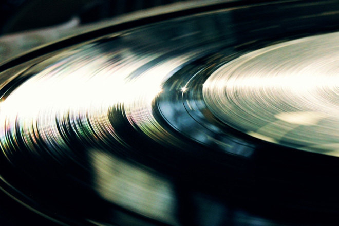 Disconest gets you BPMs from Discogs records