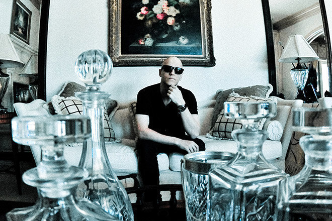 Premiere: Ronzel flexes his dark tech house abilities on 'Touch Me'