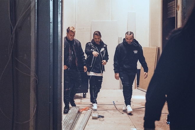 Swedish House Mafia sign deal with Columbia Records