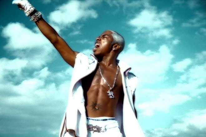 Sisqo got married and obviously performed ‘Thong Song’ at the wedding