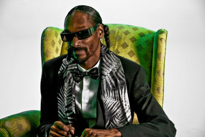 ​Snoop Dogg responds to claims he smokes up to "150 blunts a day"