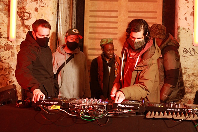 Watch Swing Ting play a set at SOUP, Manchester