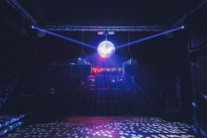 Swiss clubs are back open for up to 300 people