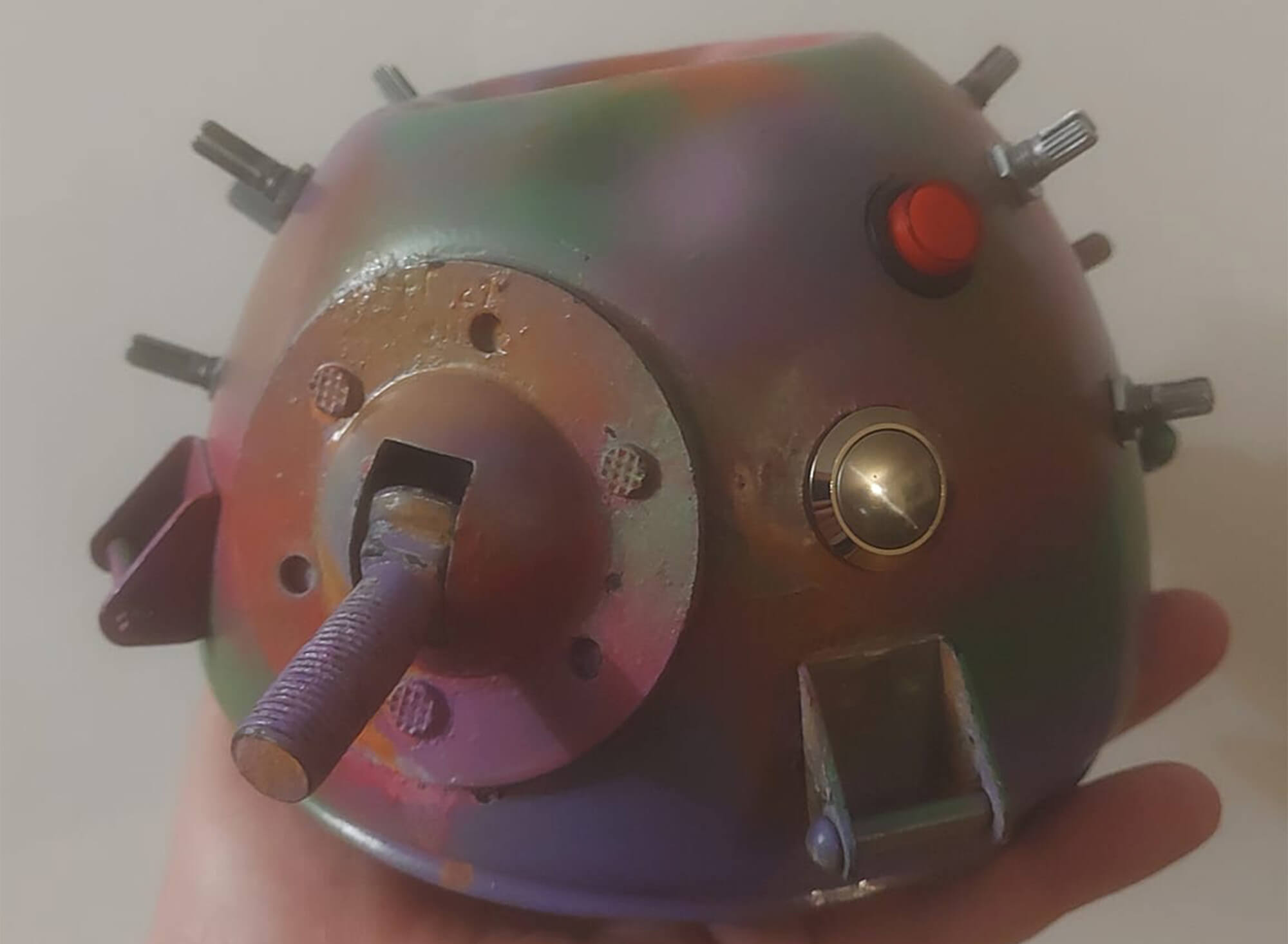 ​Listen to a synth made from the destroyed headlight of a Russian tank