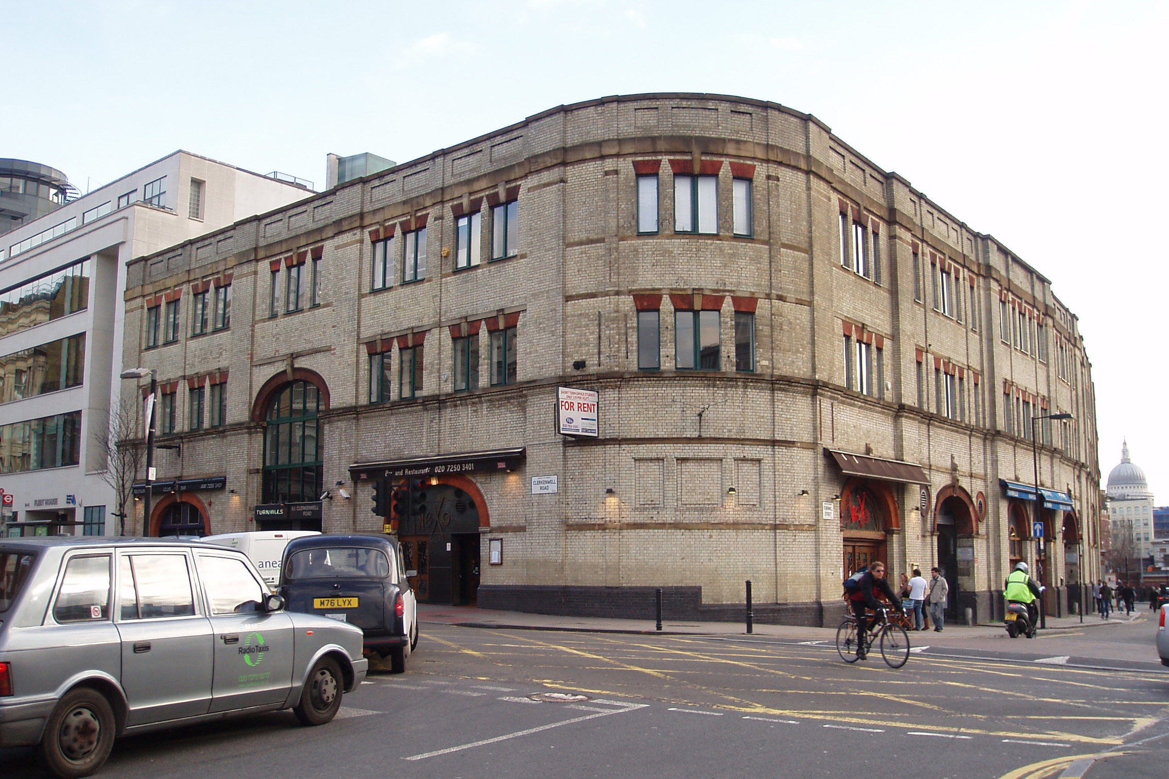 A plaque commemorating queer night Trade is being put up in Islington