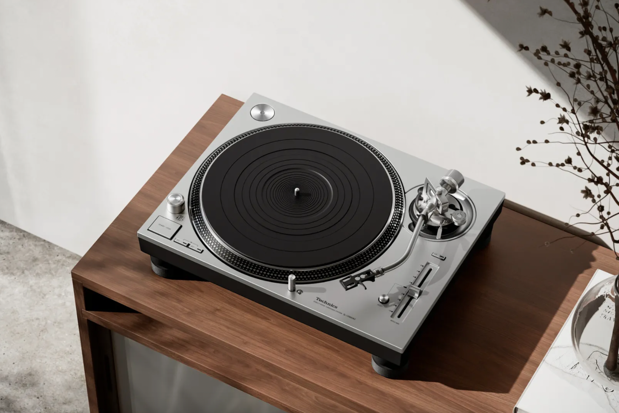 Technics announces new additions to SL-1200 turntables range
