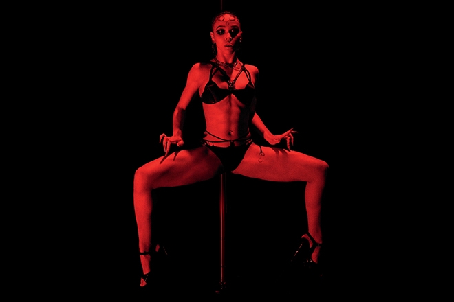 FKA Twigs confirms new album 'Magdalene' is out this year