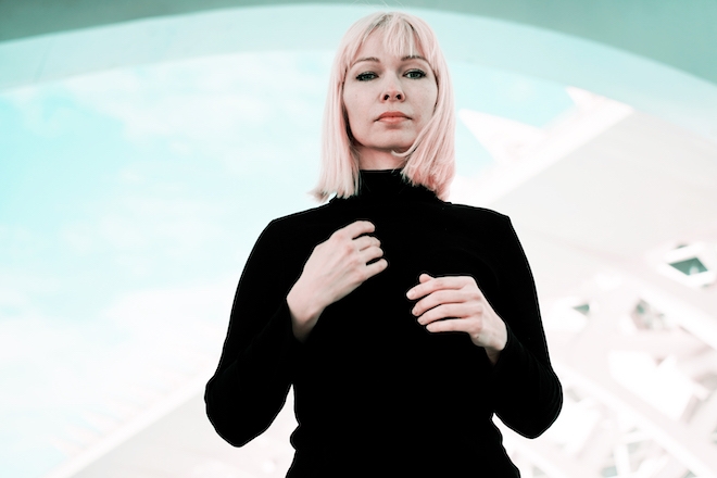 Listen to VONDA7's newest ‘Arrivals’ now