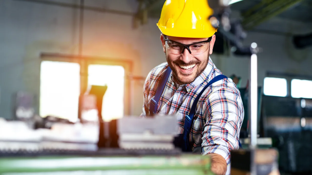 I Stock 1132694730 min Motiviertere Mitarbeiter mit automatisierter Schichtplanung