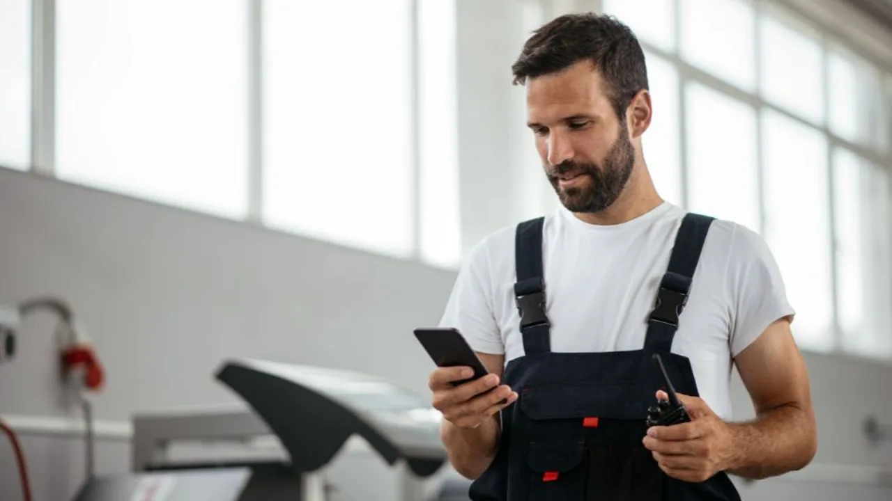 Shyftplanner with phone Shyftplanner with phone