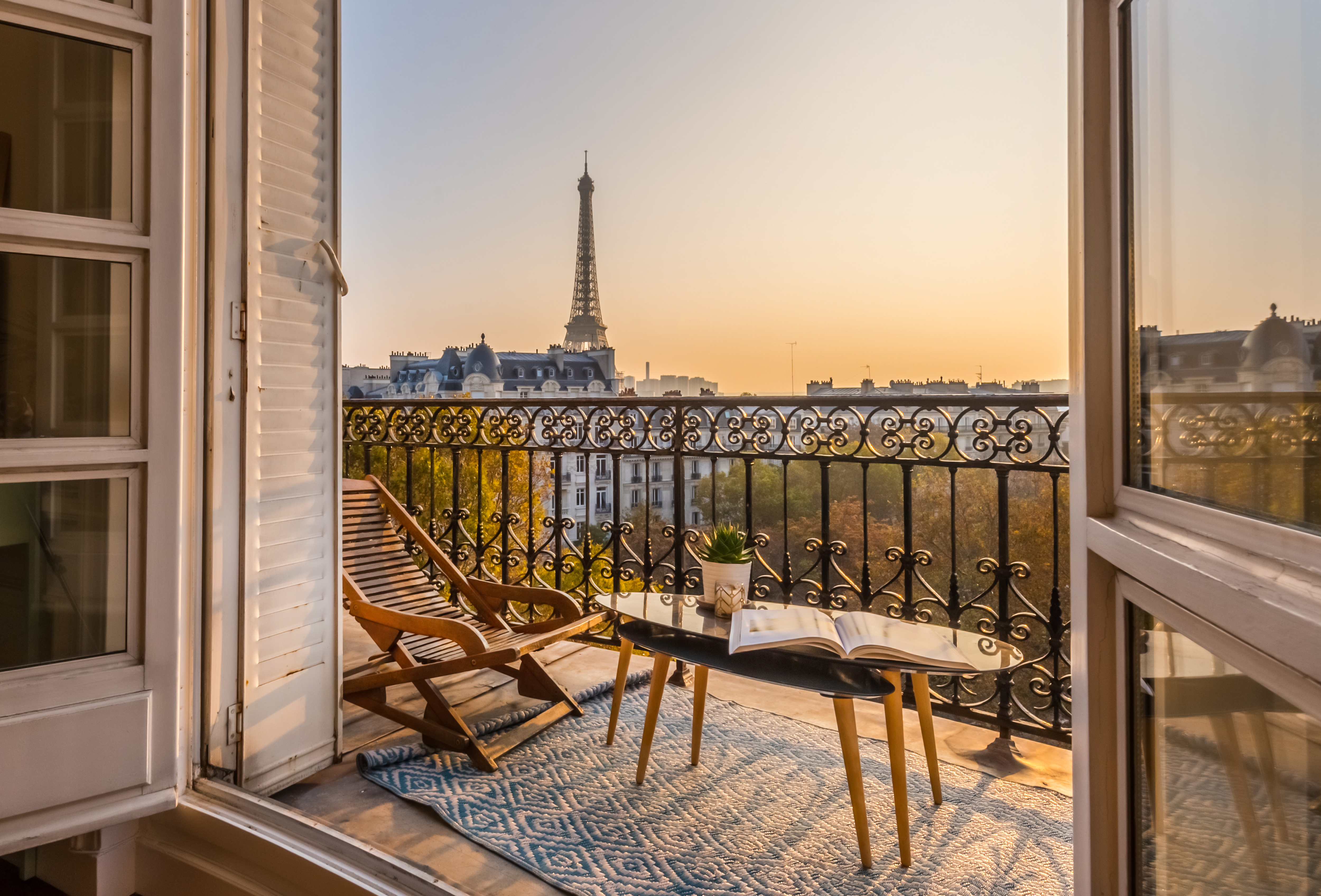 The Best Eiffel Tower Views: Hotels, Bars, Parks, and Streets to Visit in Paris for an Eyeful of the Eiffel