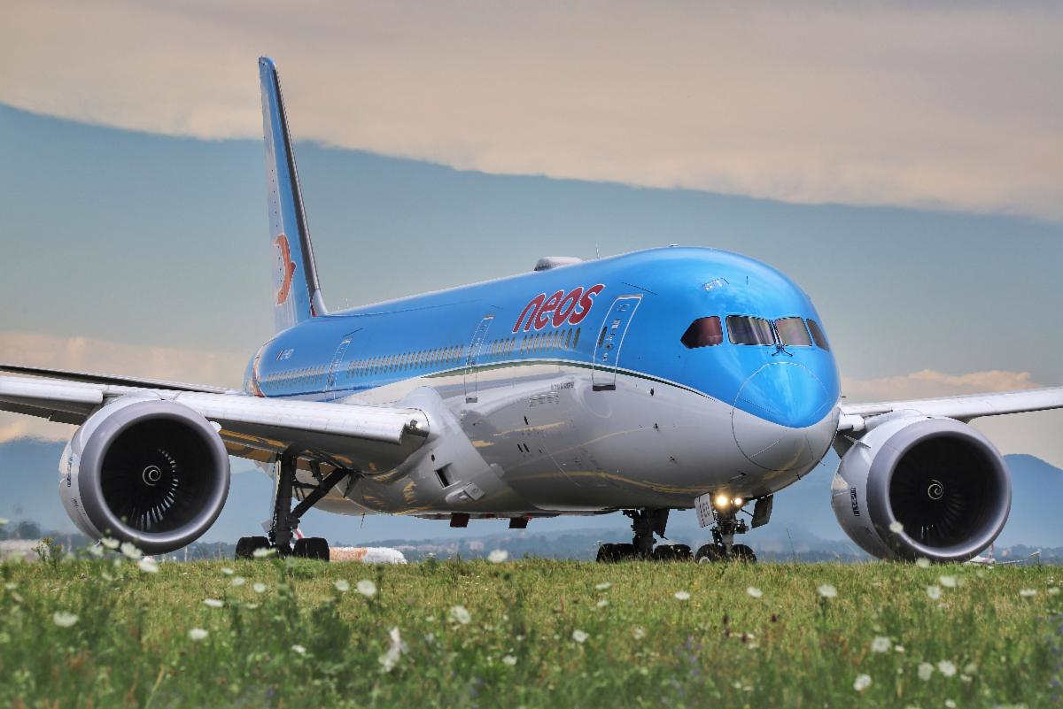 Neos Airlines plane